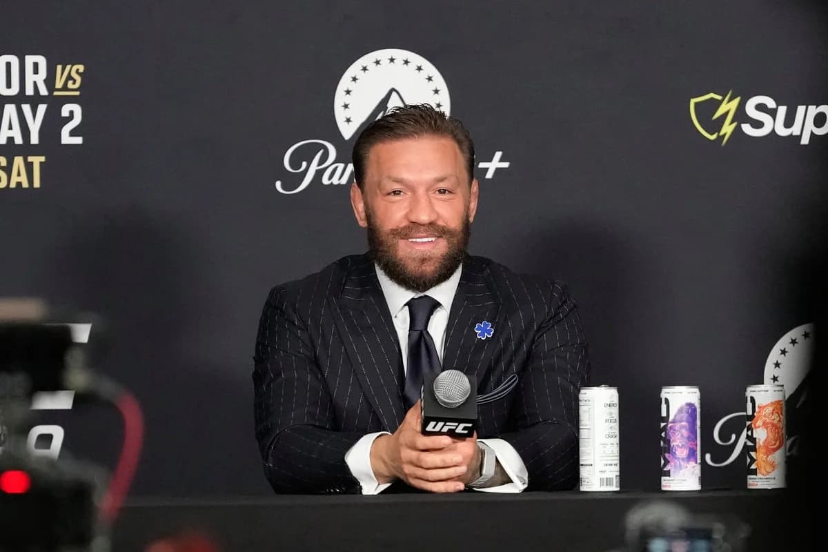 کانر مک‌گرگور مقابل مکس هالووی؛ بازگشت به قفس در UFC ۳۲۹