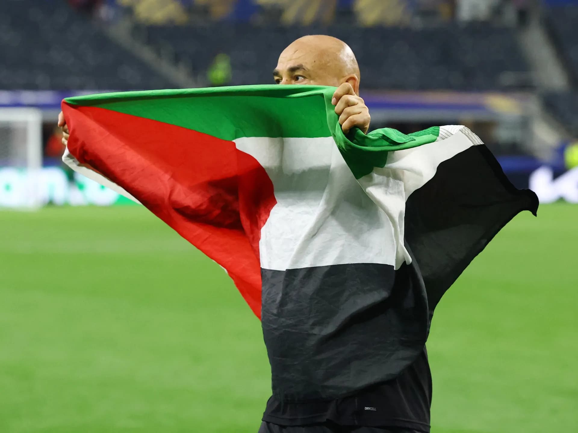 سرمربی مصر پیروزی جام جهانی را به مردم فلسطین تقدیم کرد